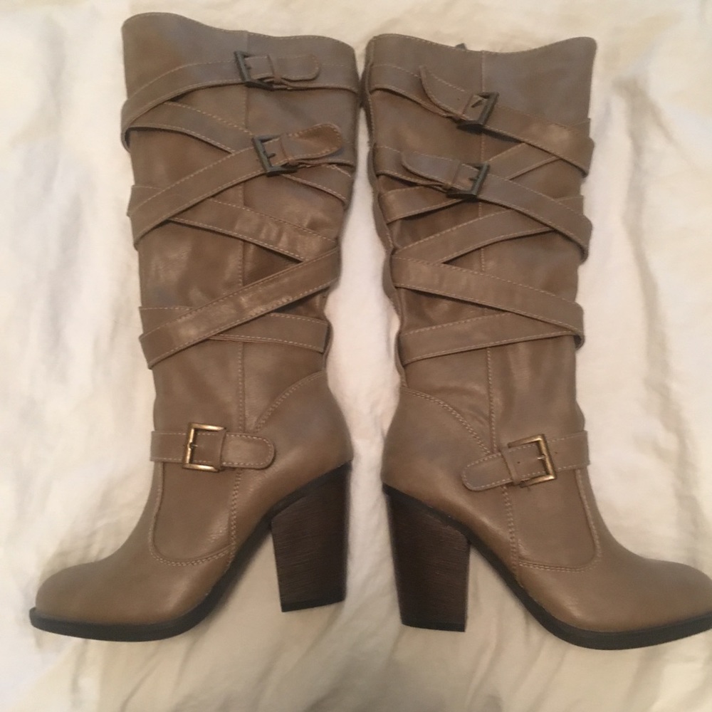 JustFab boots size 7.5